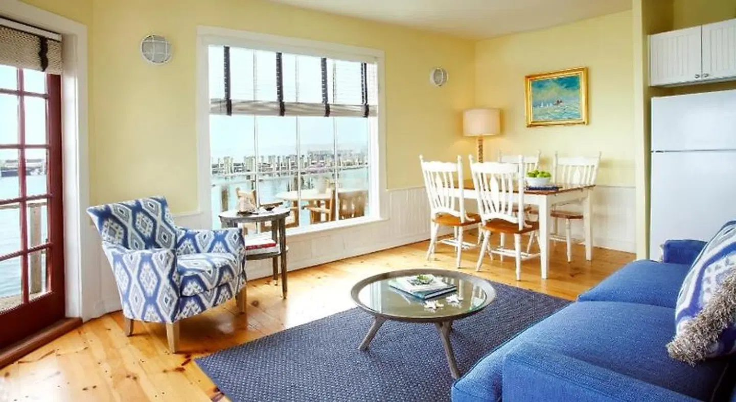 The Cottages & Lofts ROOM_EXAMPLE