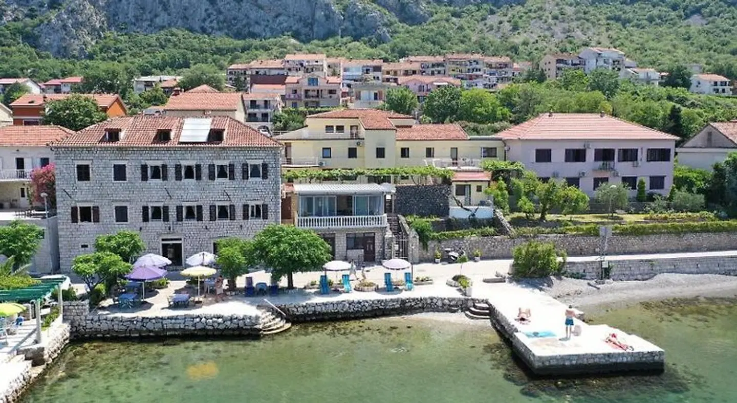Pana EXTERIOR