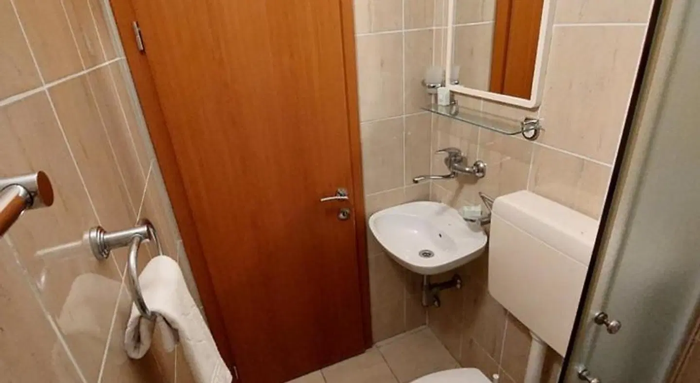 Apartmani Dalex Badezimmer