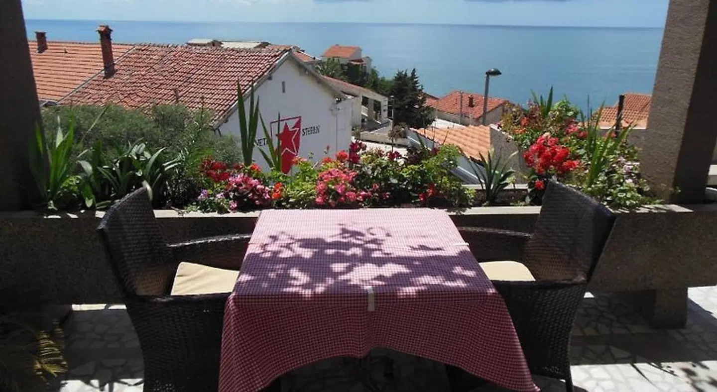 Apartments Grloman Terrasse