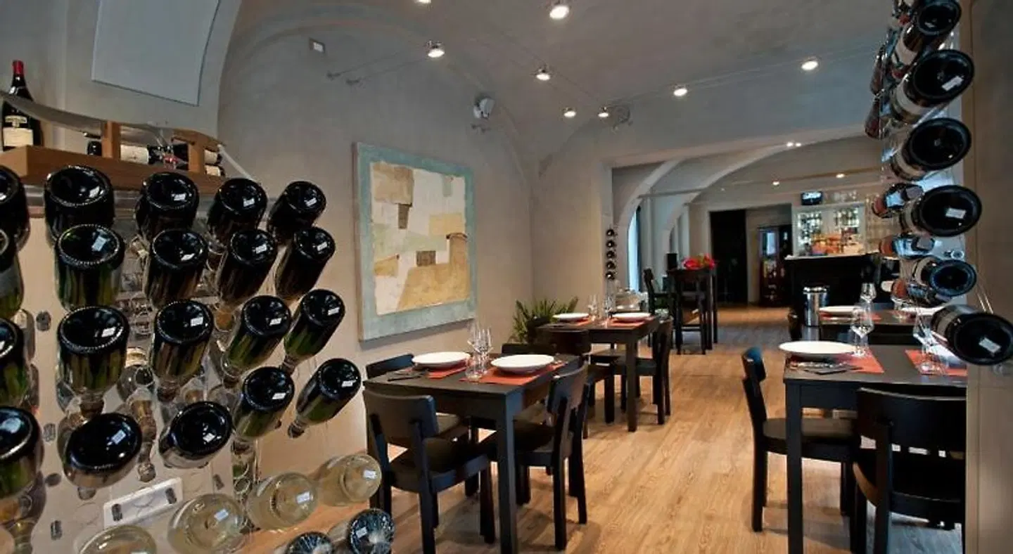 Vinoteca La Sacrestia Restaurant