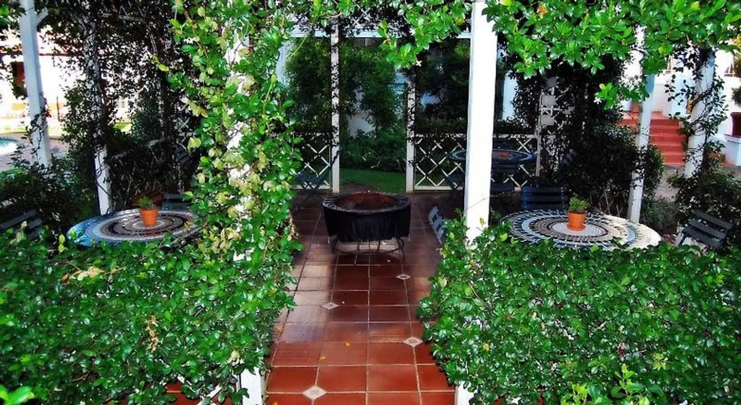 A Tapestry Garden Guest House Garten