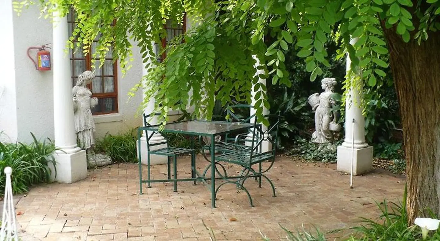 A Tapestry Garden Guest House Garten
