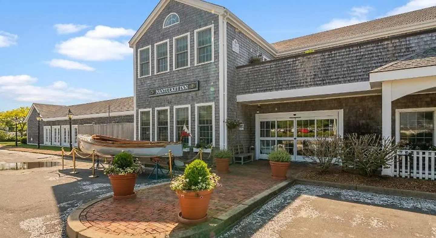 Nantucket Inn EXTERIOR