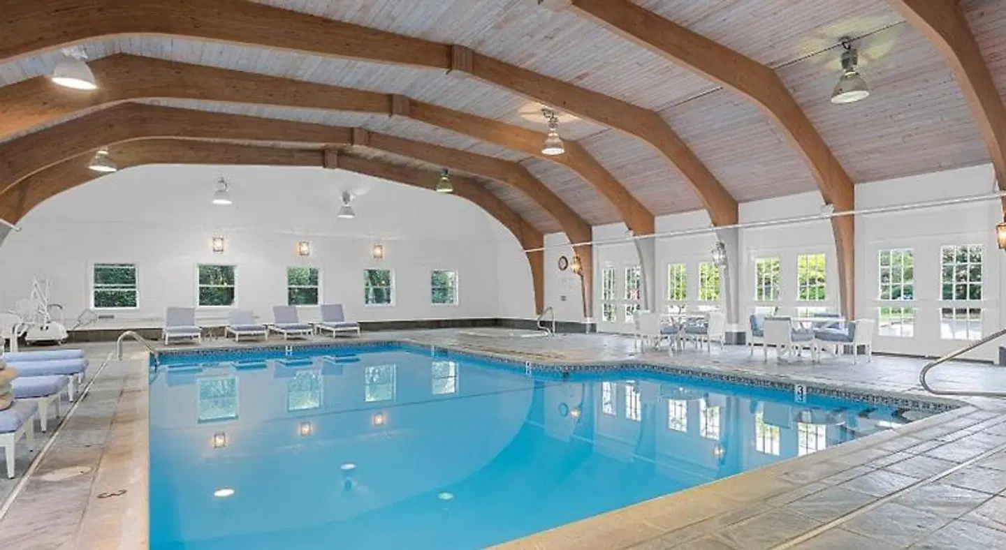 Nantucket Inn Hallenbad