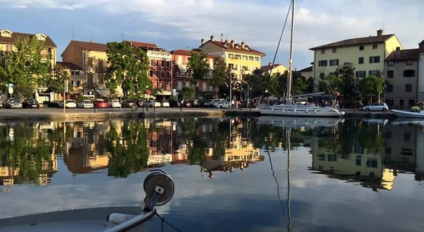 Alla città di Trieste EXTERIOR