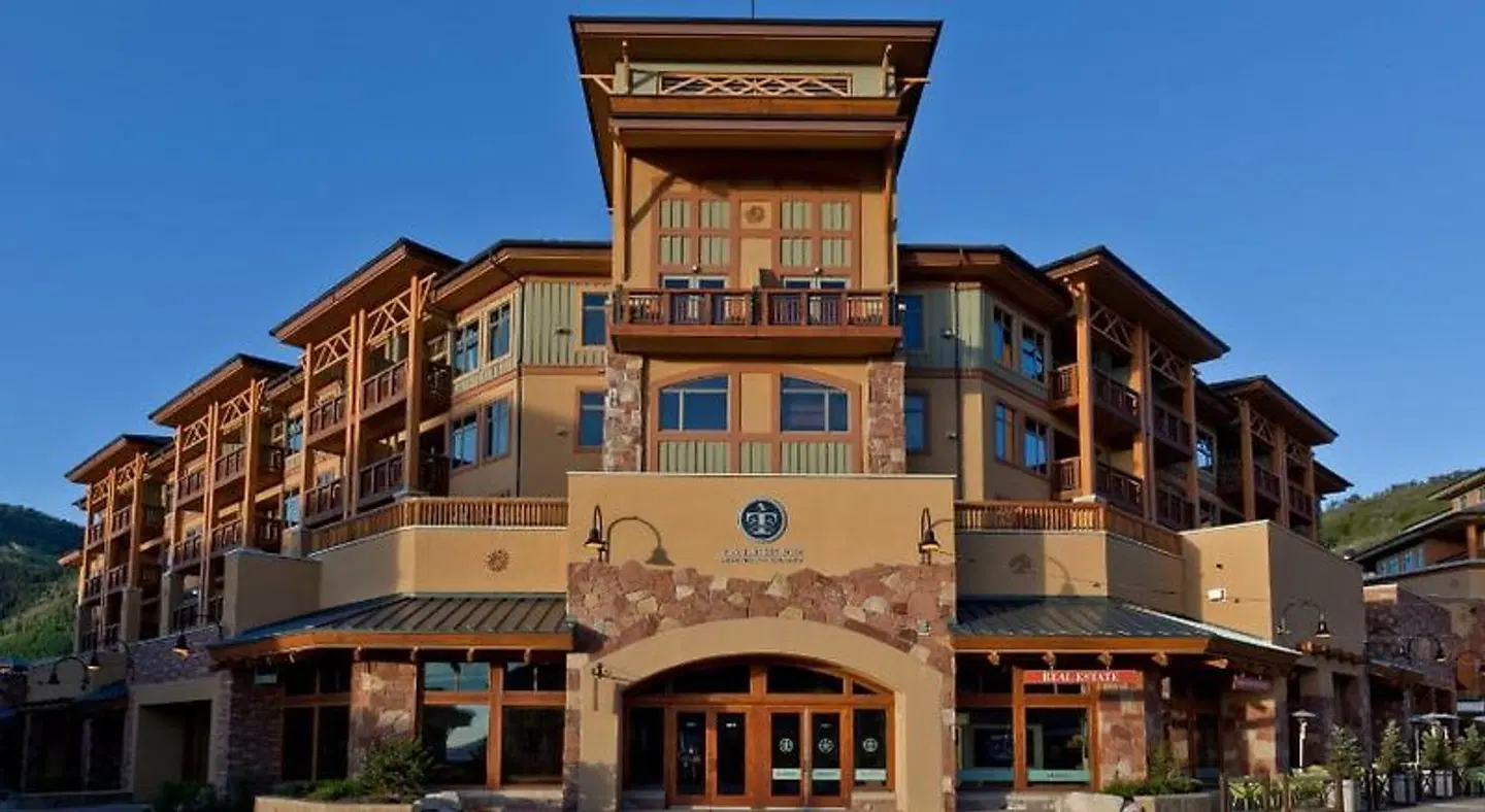 Sundial Lodge by All Seasons Resort Lodging EXTERIOR