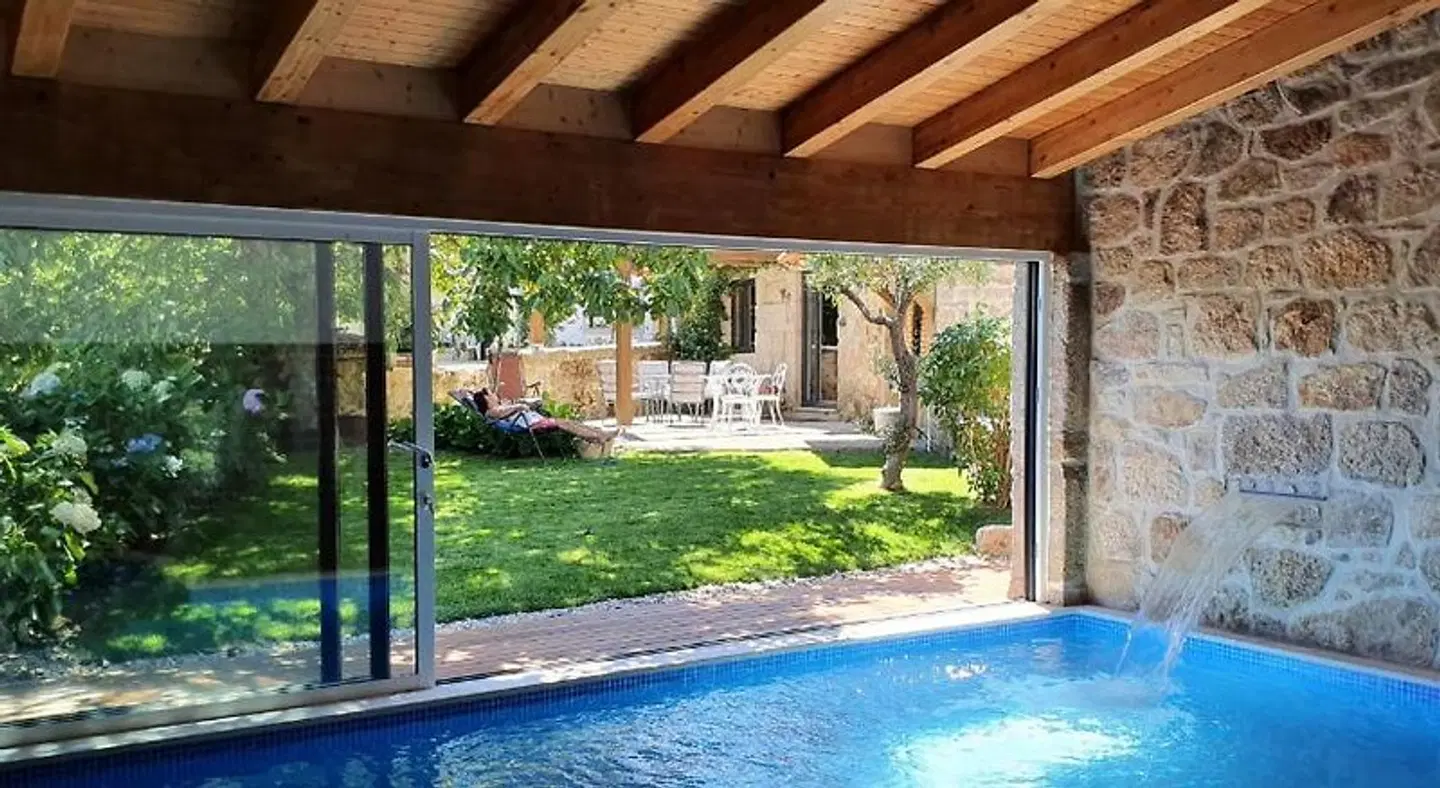 Casas de Campo da Barroca Hallenbad