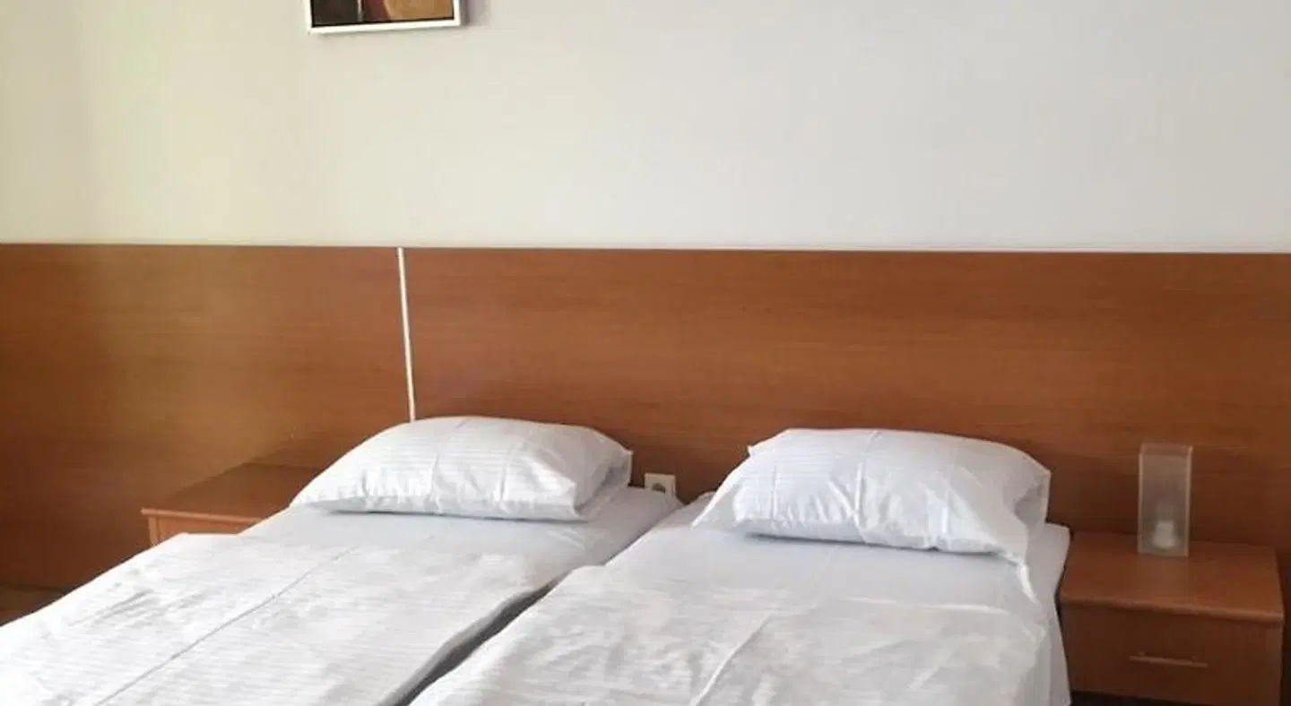 Solar Apartments ROOM_EXAMPLE