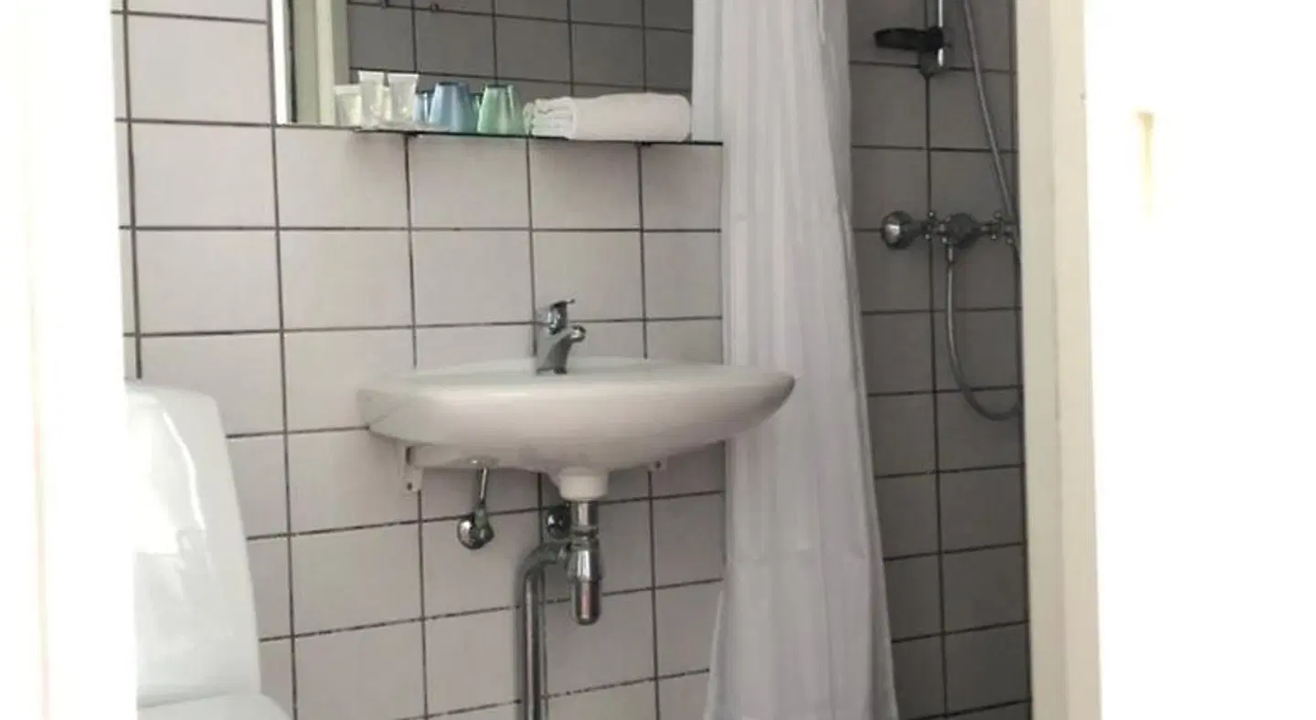 Ølsted Kro & Hotel Badezimmer