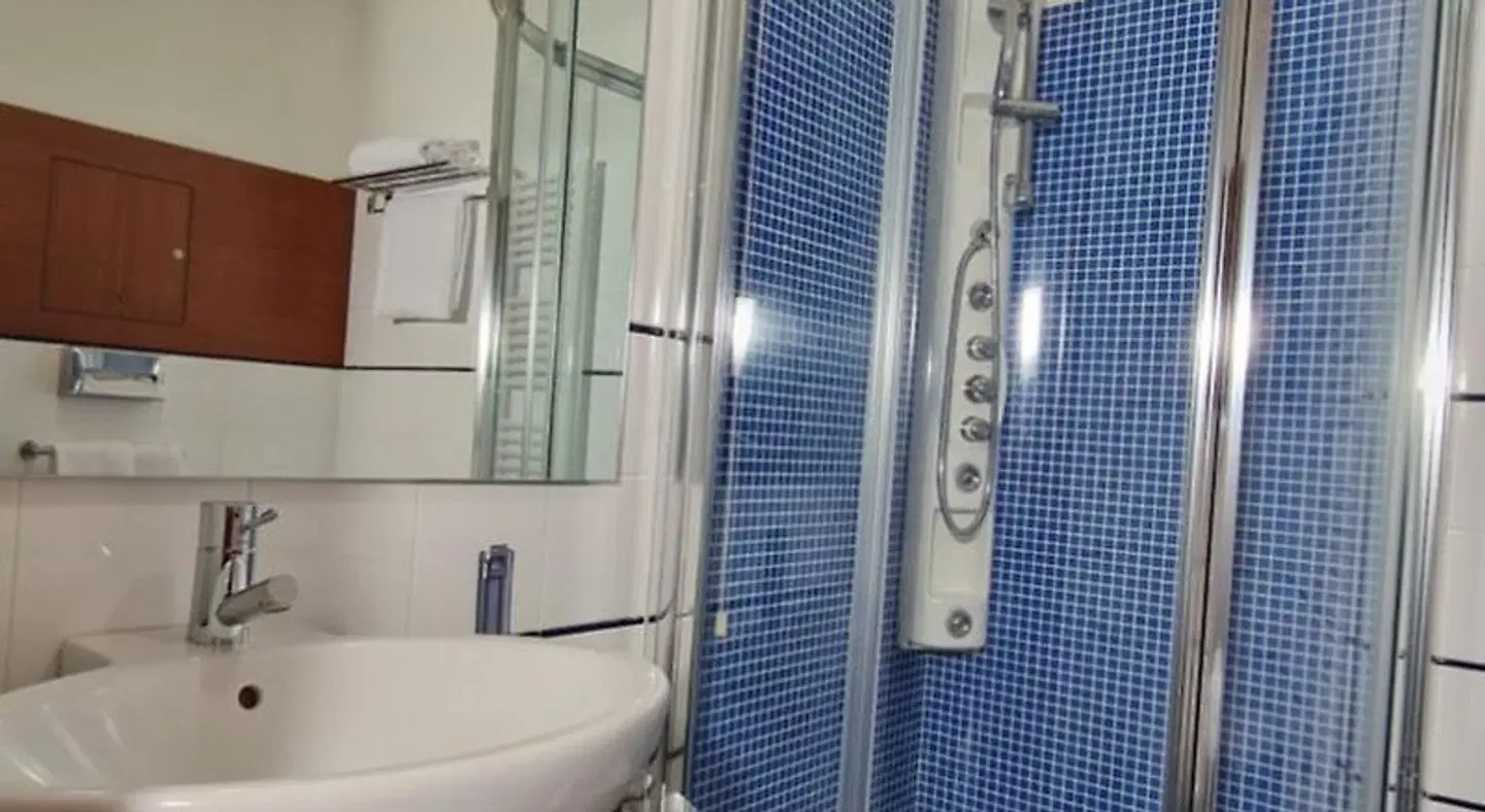 Bella Italia Palace Hotel Badezimmer