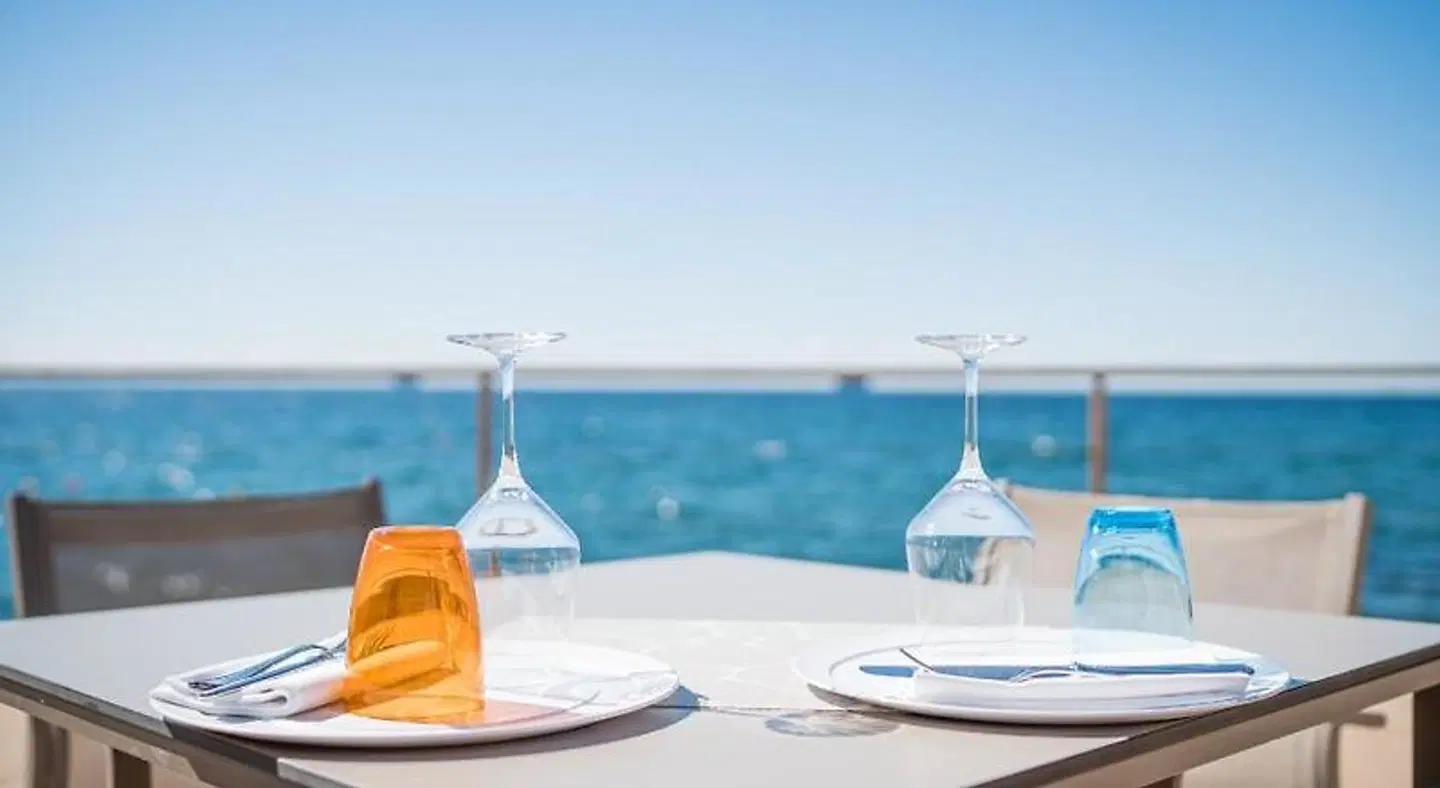Tre Merli Beach Hotel Terrasse