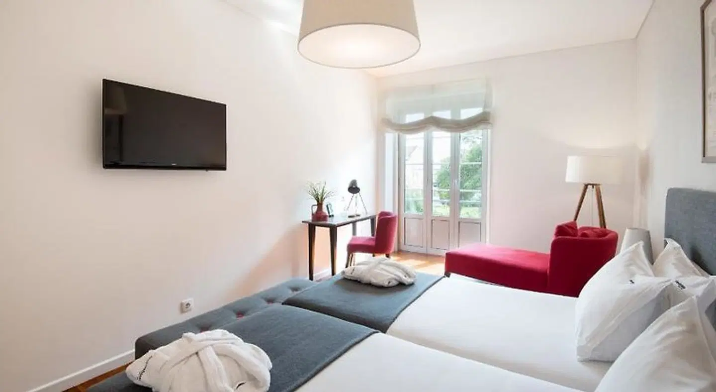 Feels Like Home Bica Prime Suites ROOM_EXAMPLE