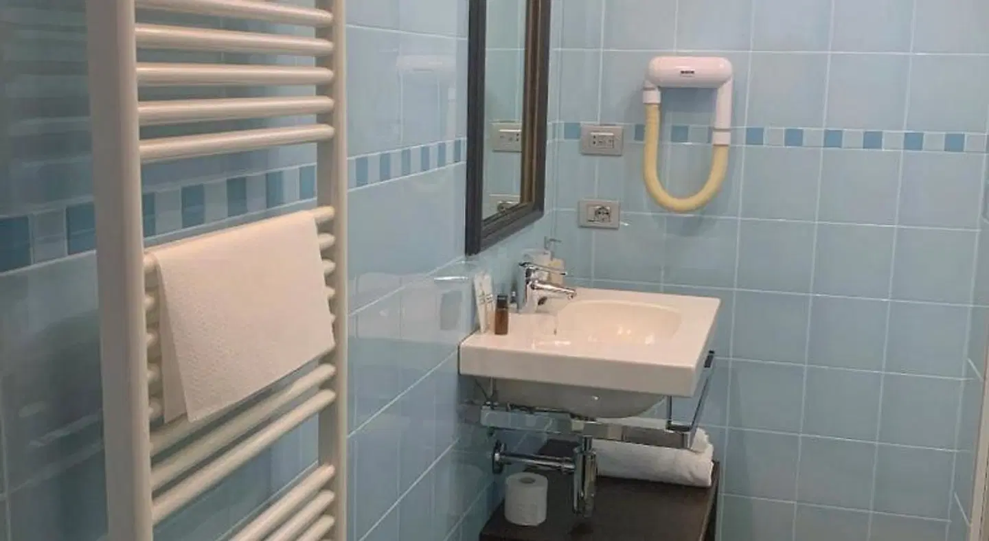 Cortiletto d'Alba Badezimmer