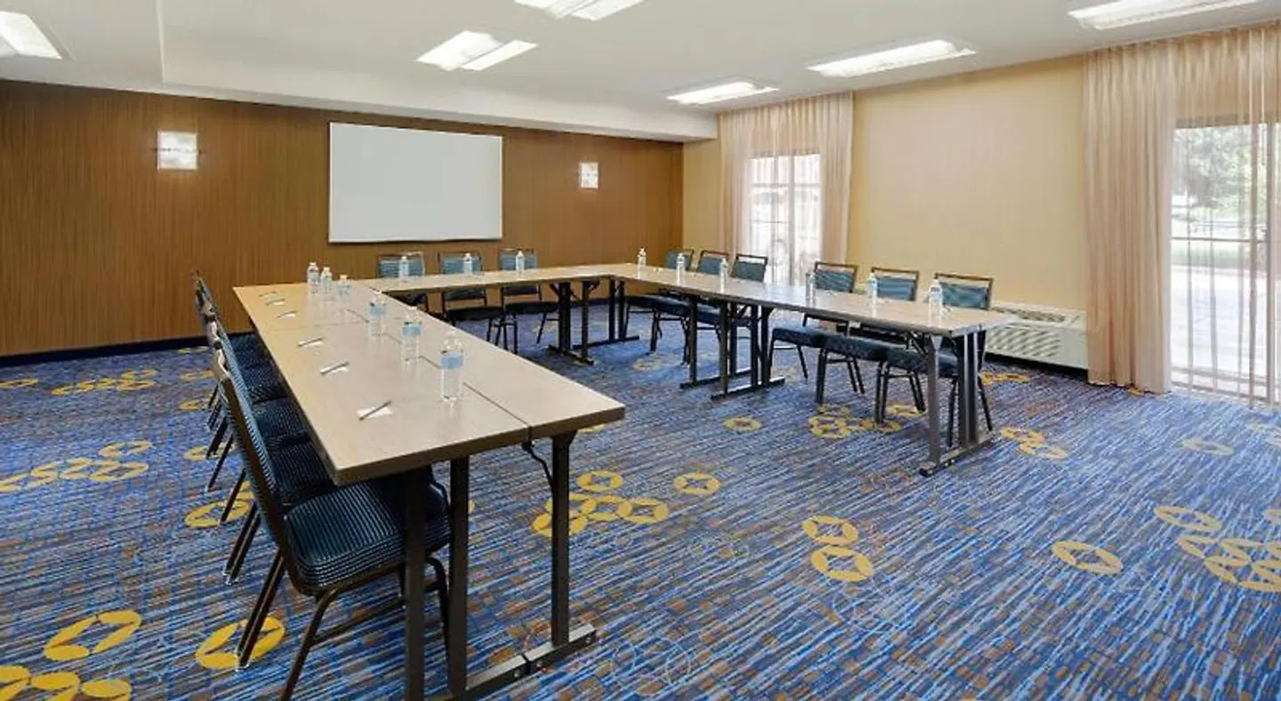 Courtyard by Marriott Dallas Addison/Midway Konferenz