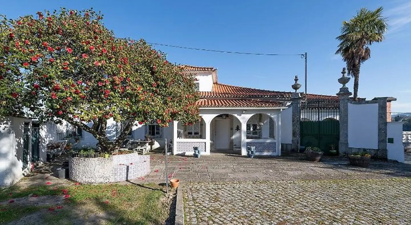 Casa da Real Companhia EXTERIOR