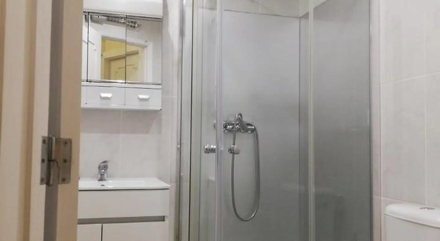 MicroRent Rooms Badezimmer