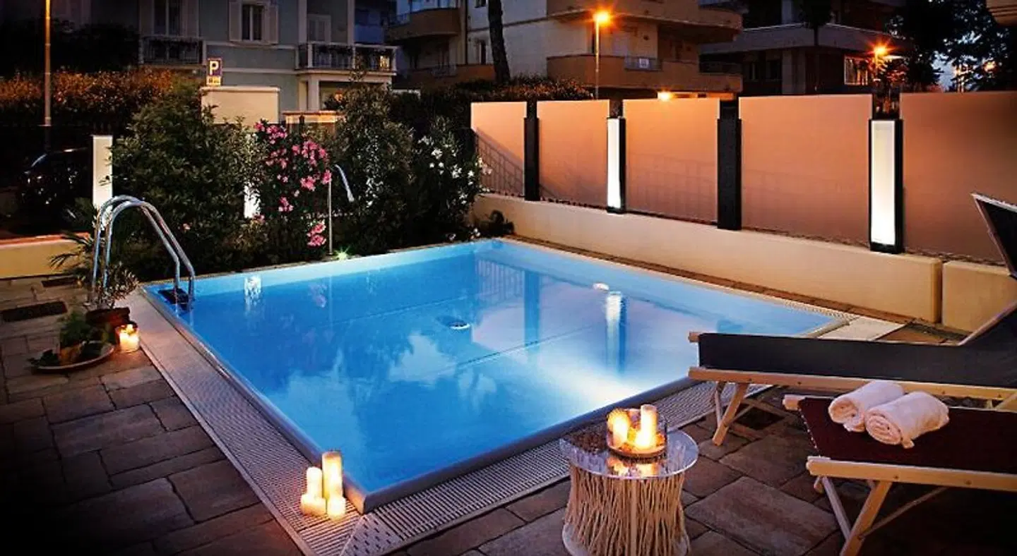 D-Place Aparthotel & Suite Hallenbad