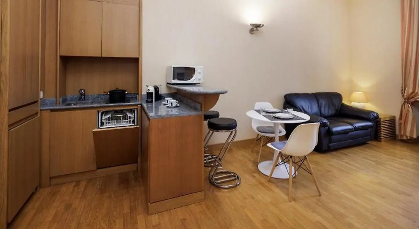 Dynasty Suites ROOM_EXAMPLE
