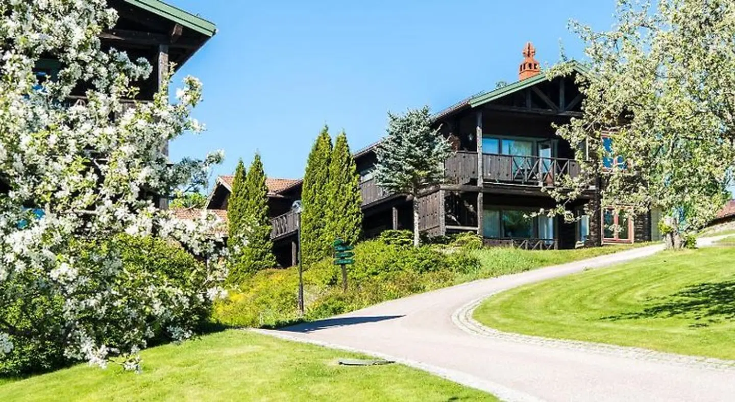 Green Hotel EXTERIOR