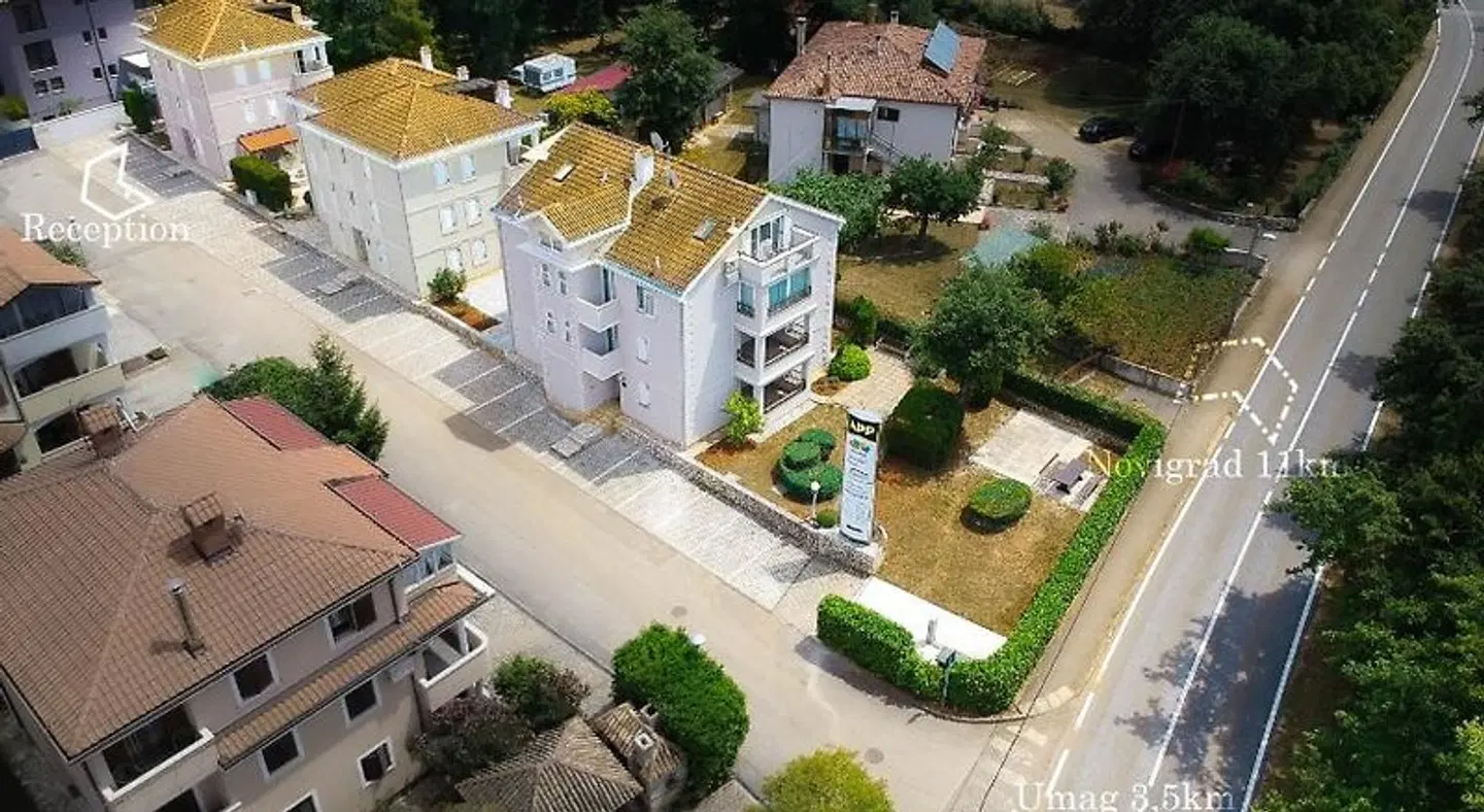 Apartments and Rooms Degra EXTERIOR