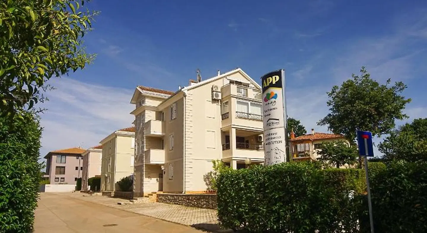 Apartments and Rooms Degra EXTERIOR