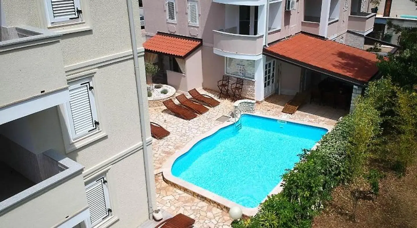 Apartments and Rooms Degra OUTDOOR_POOL