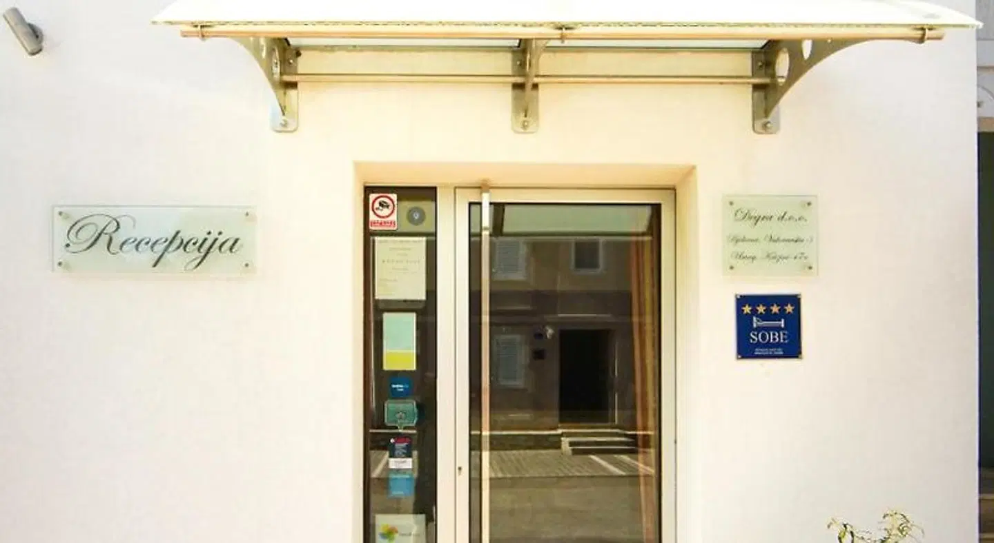 Apartments and Rooms Degra EXTERIOR