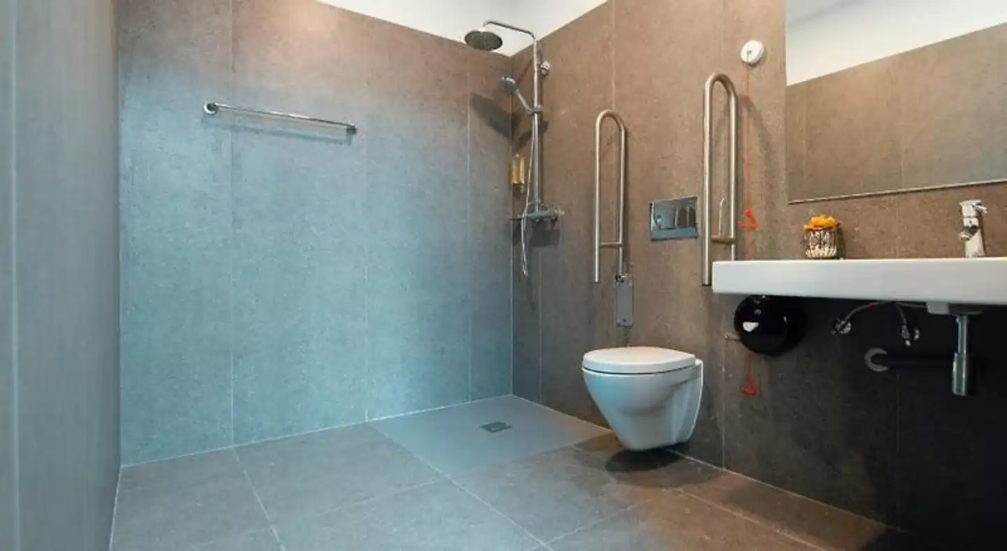 Pousada de Juventude de Braga Badezimmer