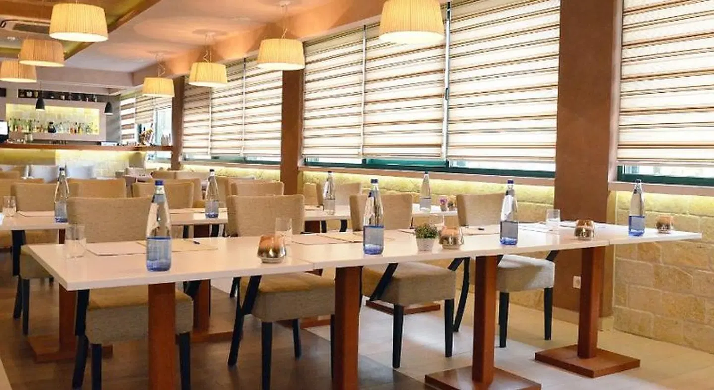 Hotel Porto In Restaurant