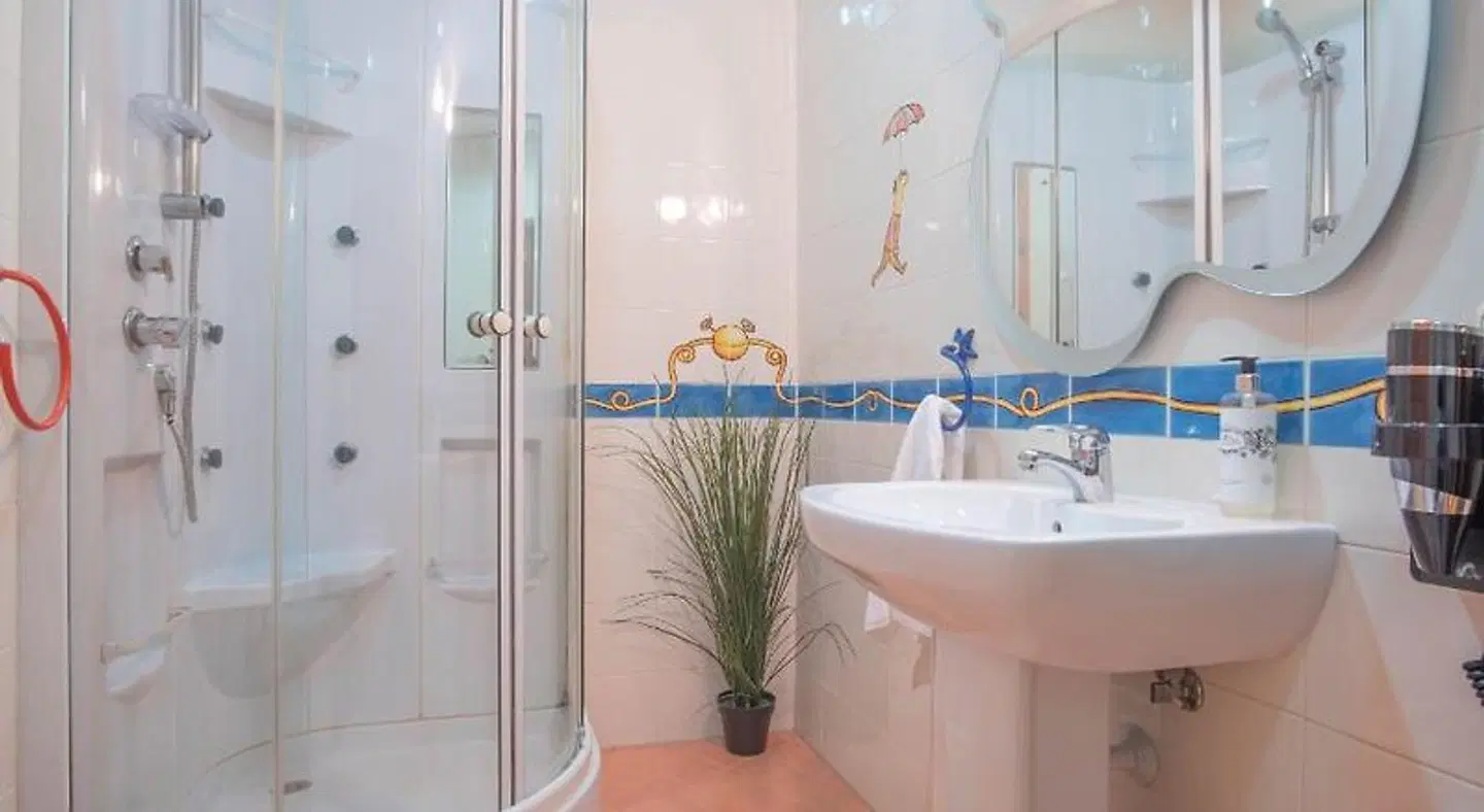 Feel Porto Modern Villa Badezimmer