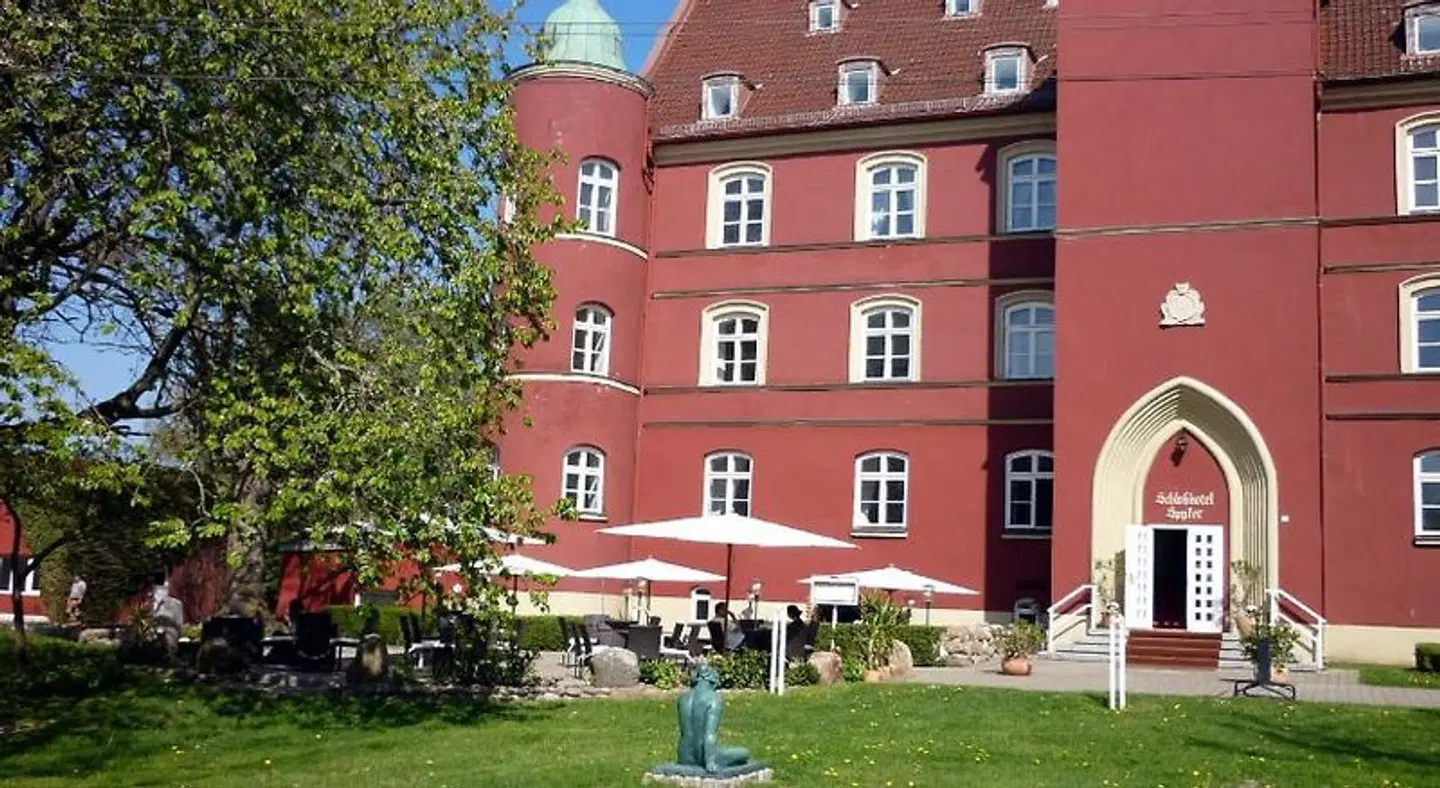 Hotel Schloss Spyker EXTERIOR