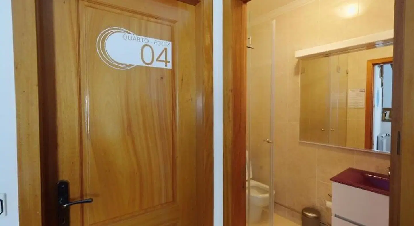 InnEsposende Sports Hostel Badezimmer