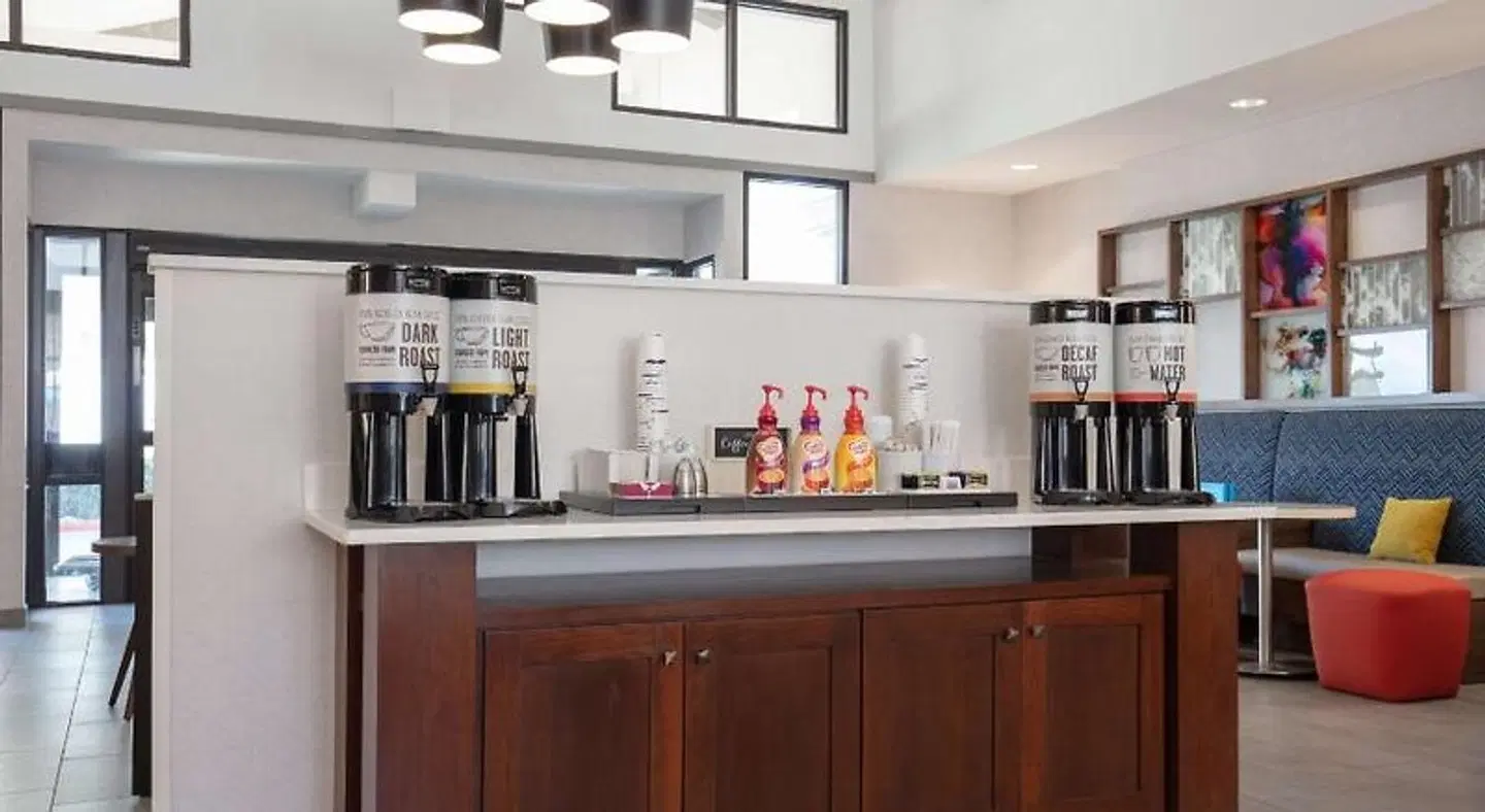 Hampton Inn & Suites El Paso-Airport Bar
