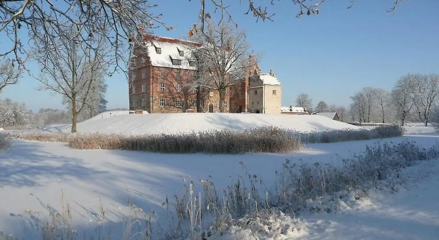 Schloß Ulrichshusen EXTERIOR