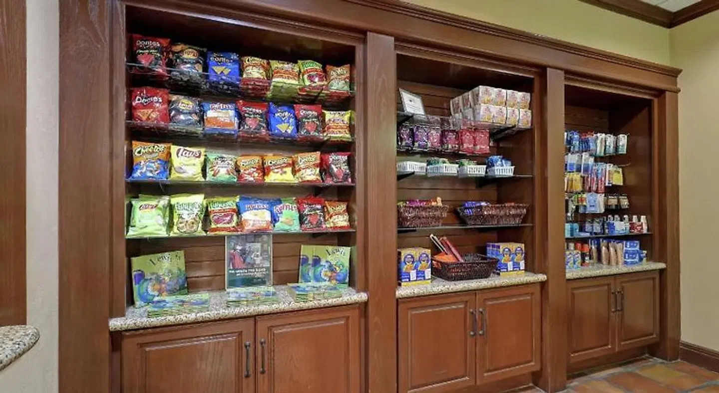 Homewood Suites by Hilton McAllen Bar