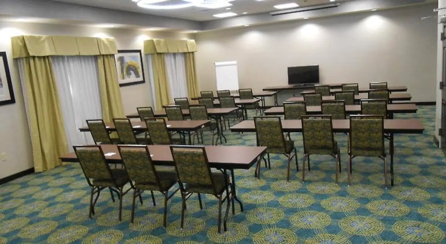 Holiday Inn Express & Suites Houston Northwest-Brookhollow by IHG Konferenz
