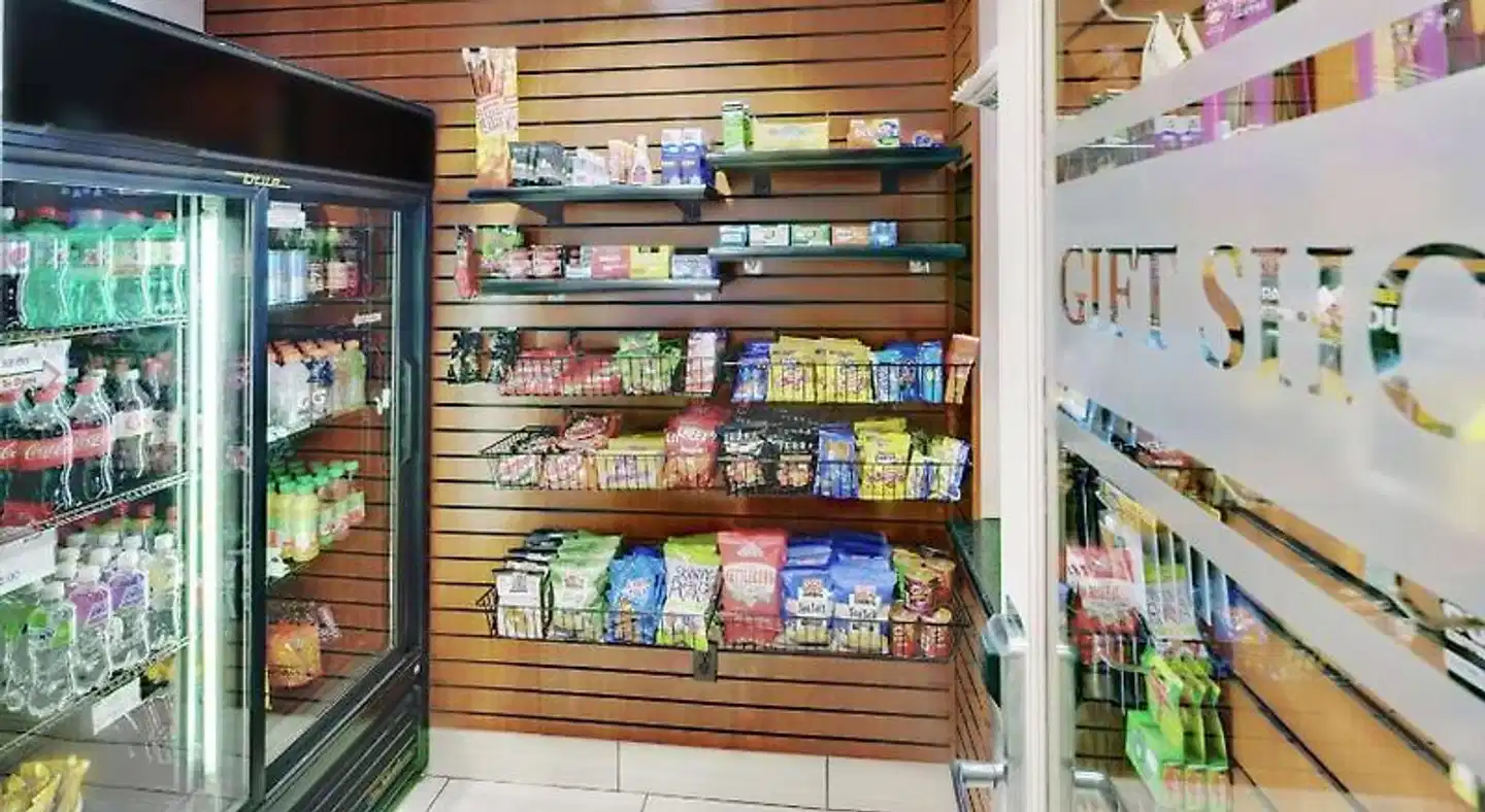 DoubleTree by Hilton Hotel Milwaukee Downtown Lobby