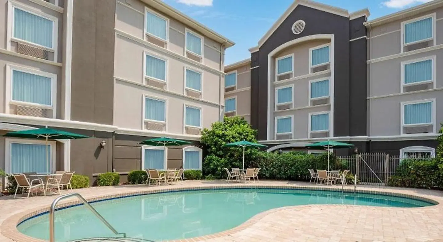 La Quinta Inn & Suites Myrtle Beach Broadway Area EXTERIOR
