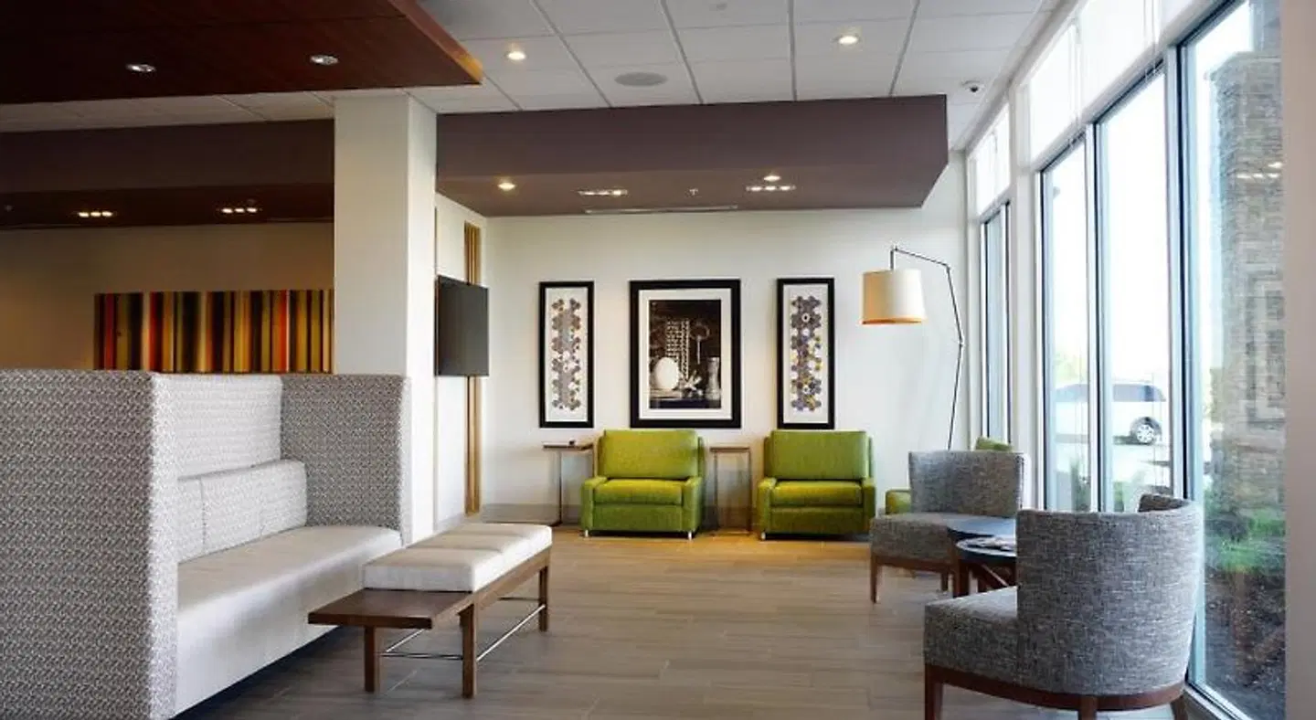 Holiday Inn Express & Suites Omaha - Millard Area by IHG LOUNGE_LOBBY