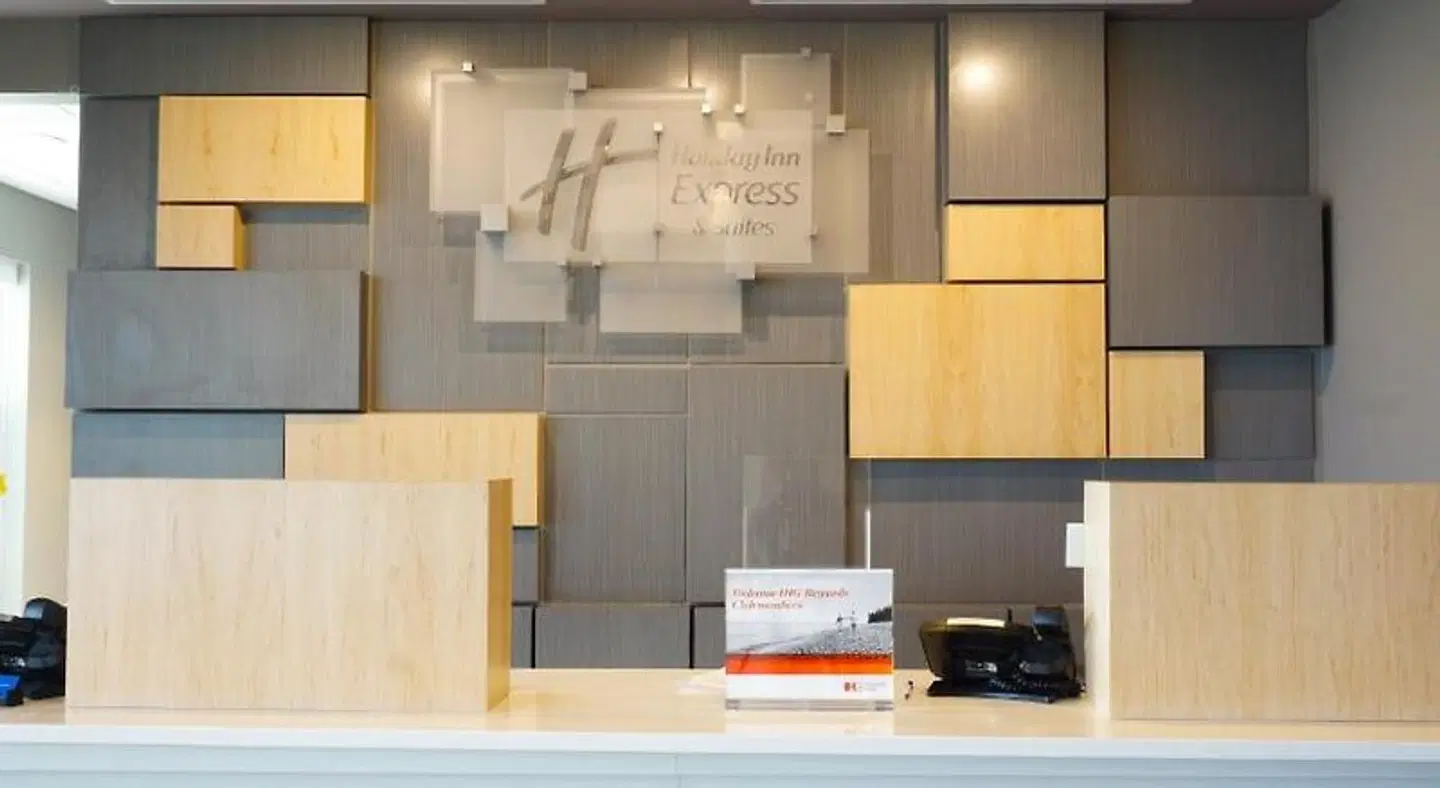 Holiday Inn Express & Suites Omaha - Millard Area by IHG LOUNGE_LOBBY