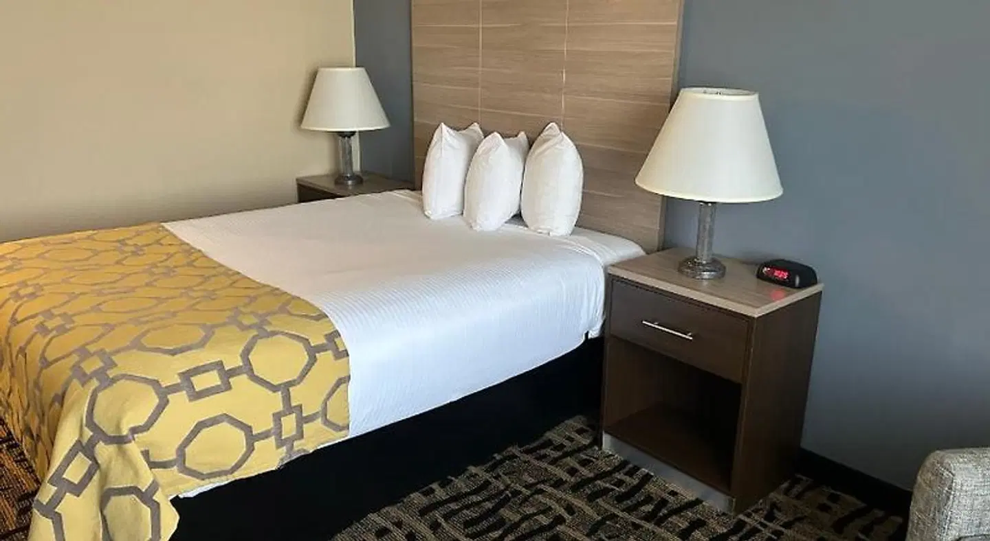 Baymont by Wyndham Ft. Leonard/Saint Robert ROOM_EXAMPLE