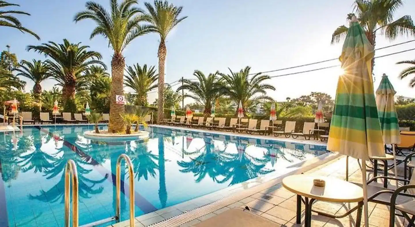 Margarita Hotel Pool