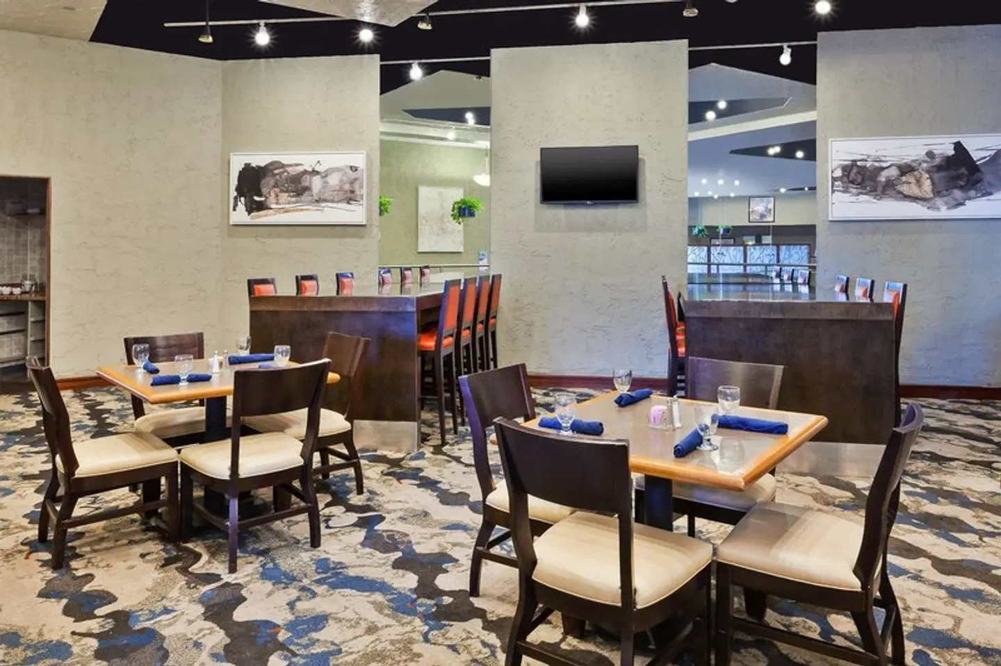 Crowne Plaza Columbus North - Worthington by IHG Restaurant