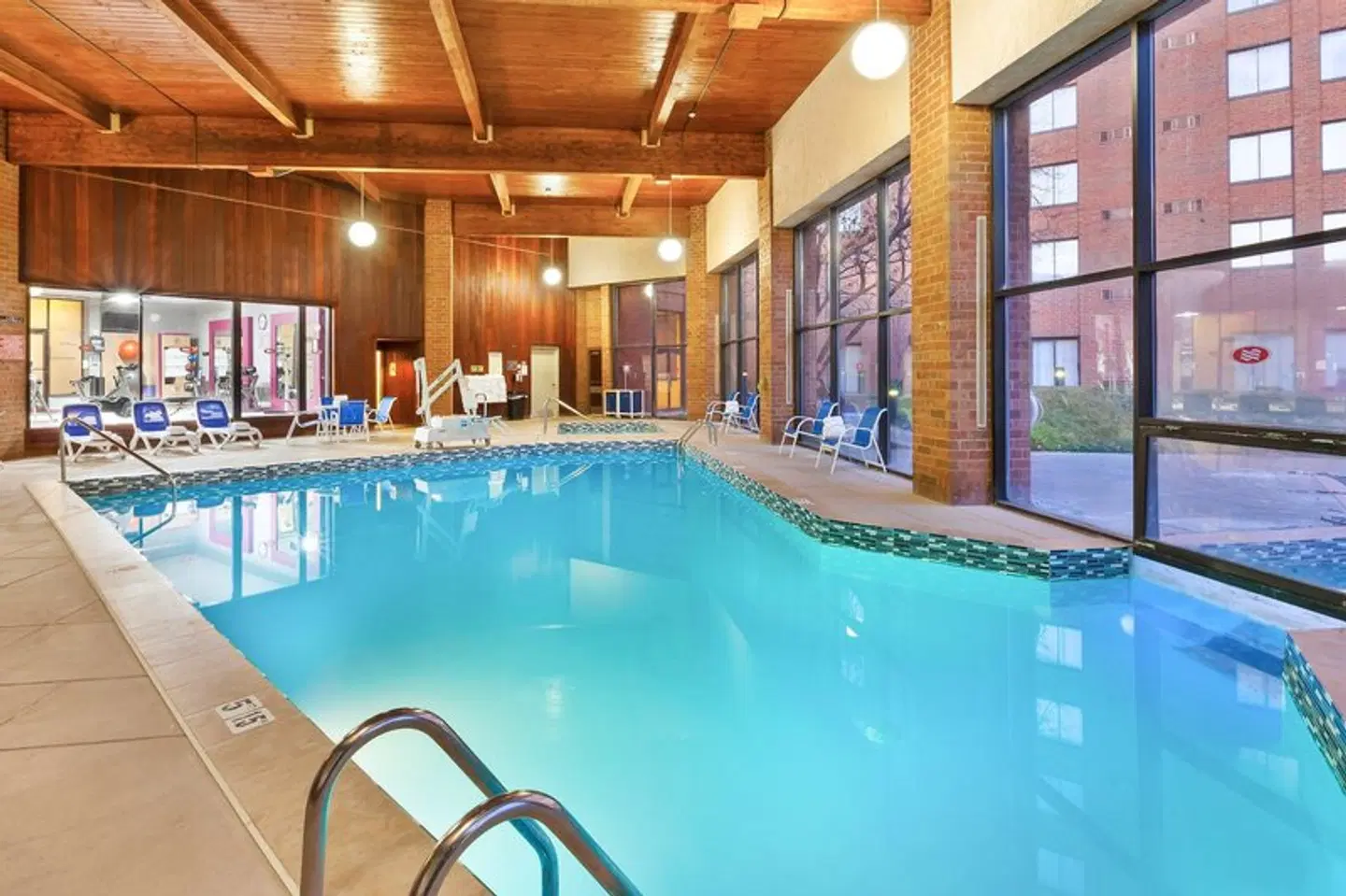 Crowne Plaza Columbus North - Worthington by IHG Hallenbad