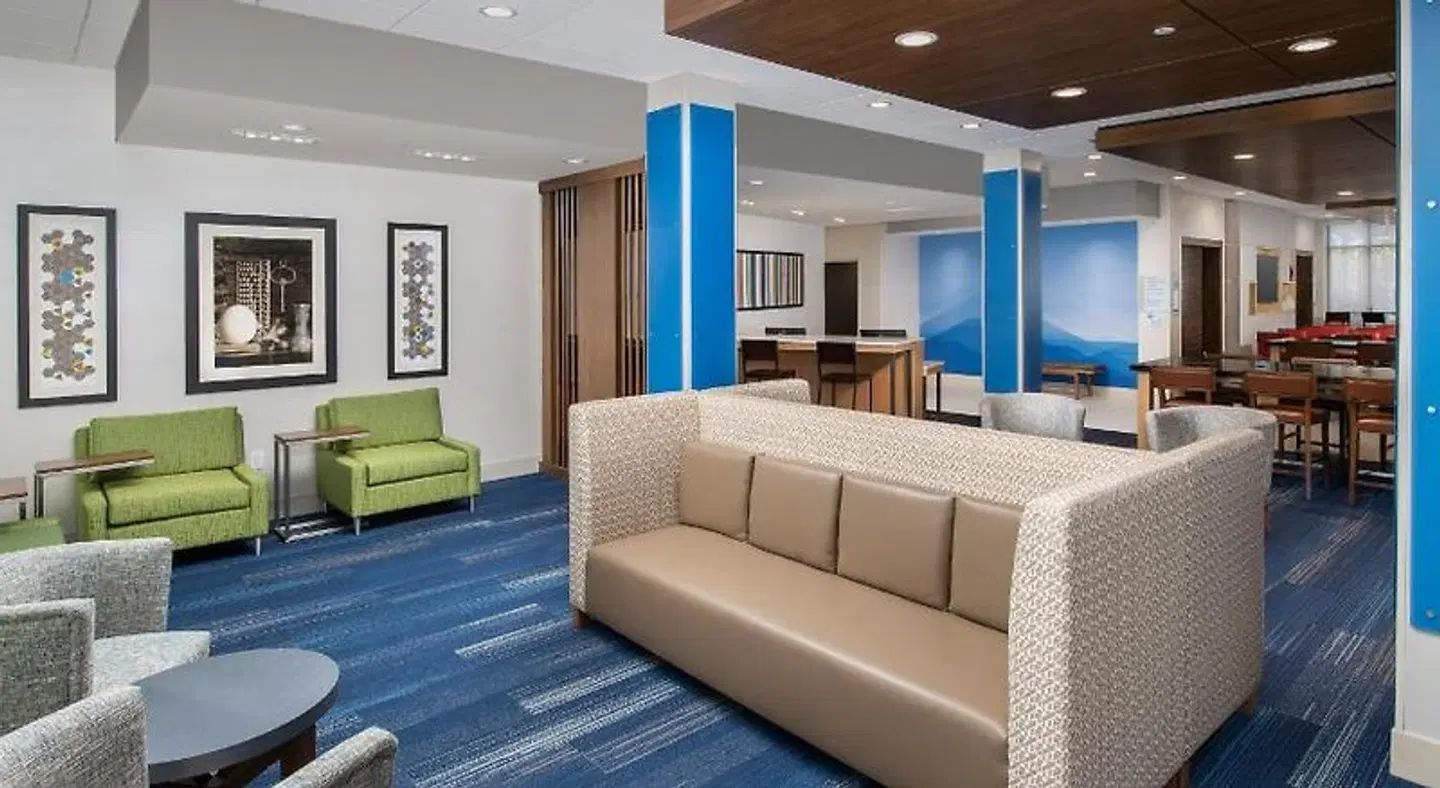 Holiday Inn Express Pensacola Downtown by IHG LOUNGE_LOBBY