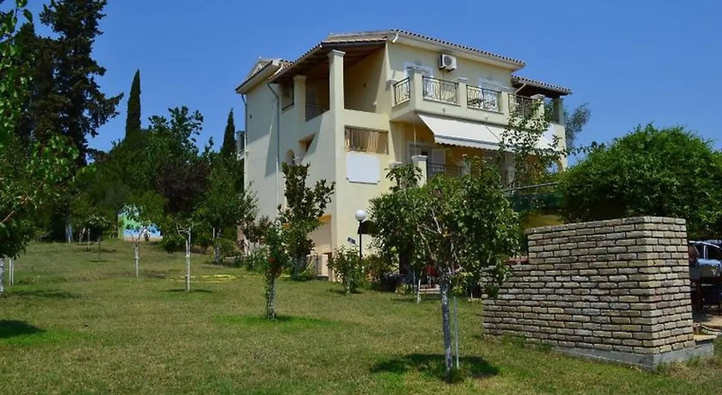 Scorpios Apartments EXTERIOR