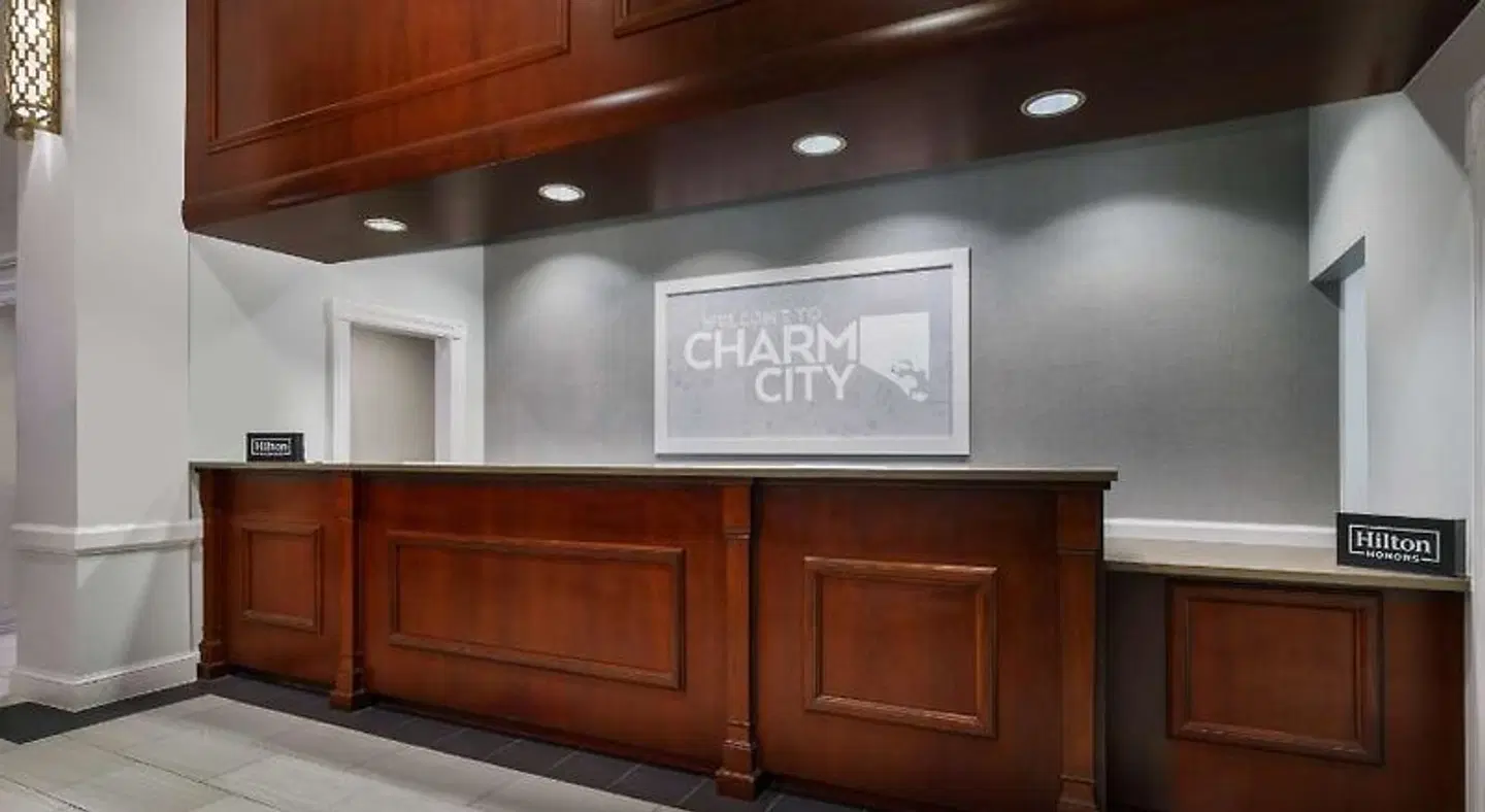 Hampton Inn & Suites Baltimore Inner Harbor LOUNGE_LOBBY