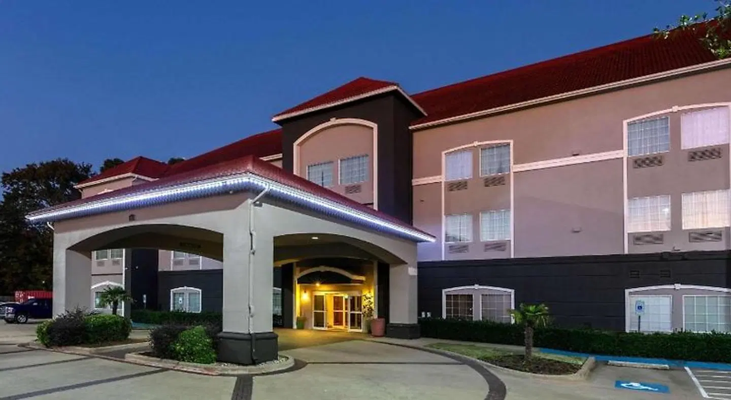 La Quinta Inn & Suites I-20 Longview South EXTERIOR