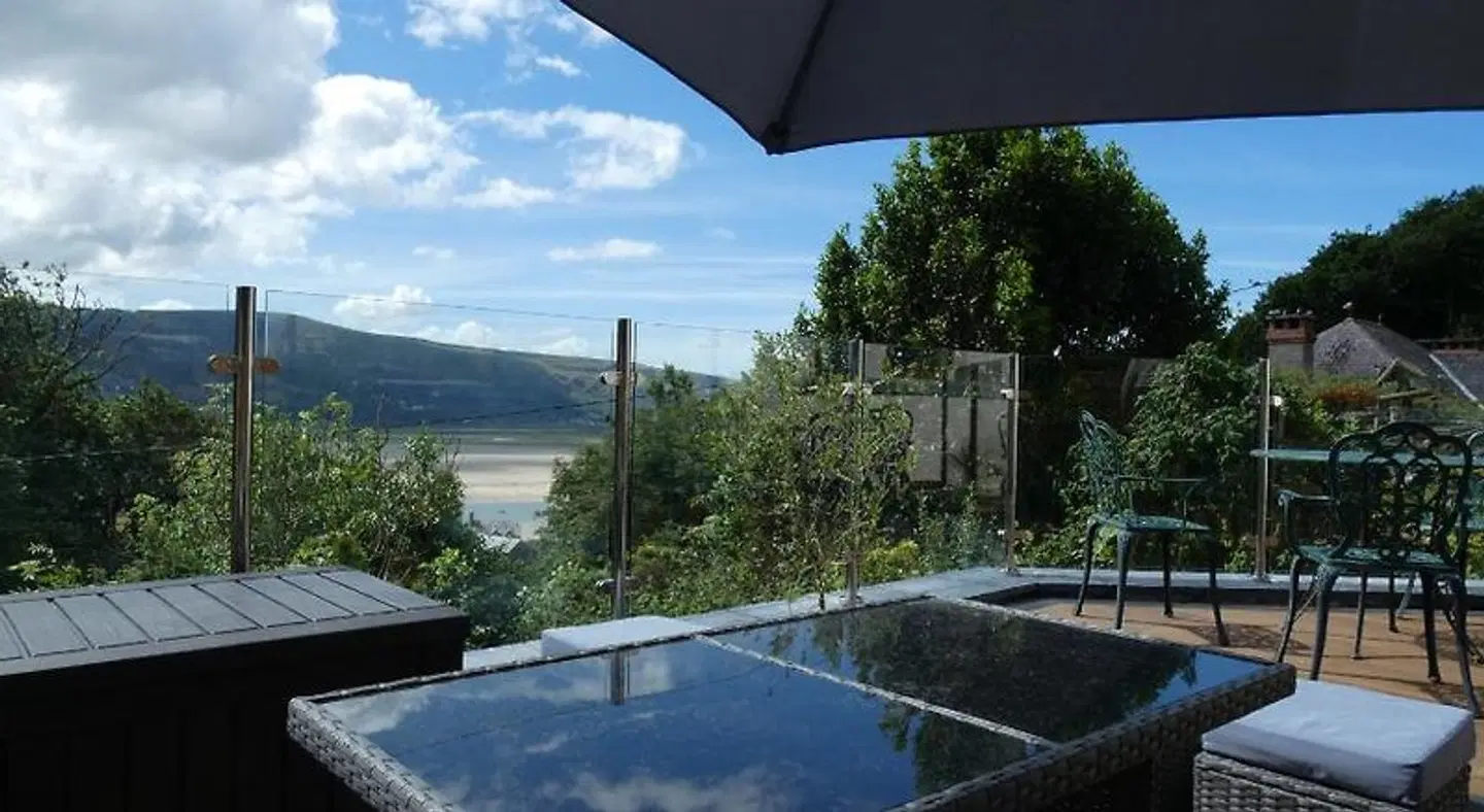 Bryn Melyn OUTDOOR_POOL